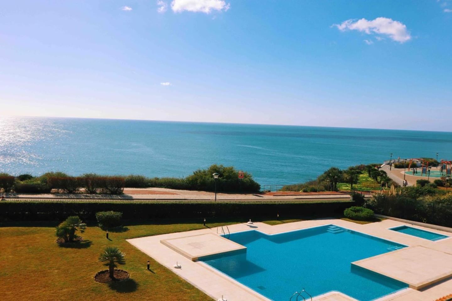 Sea View W Pool, Terrace & Parking Lägenhet Cascais Exteriör bild