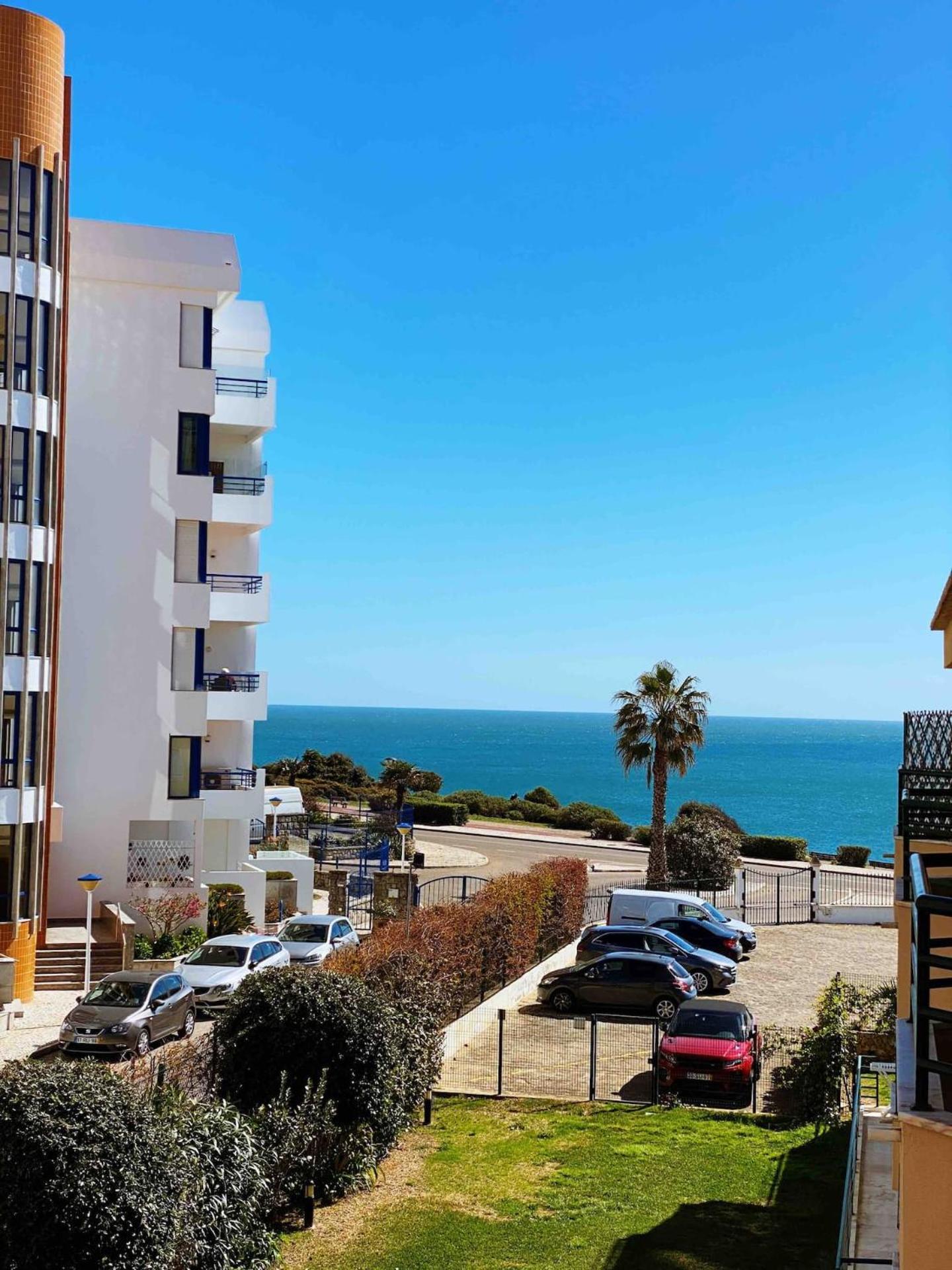 Sea View W Pool, Terrace & Parking Lägenhet Cascais Exteriör bild