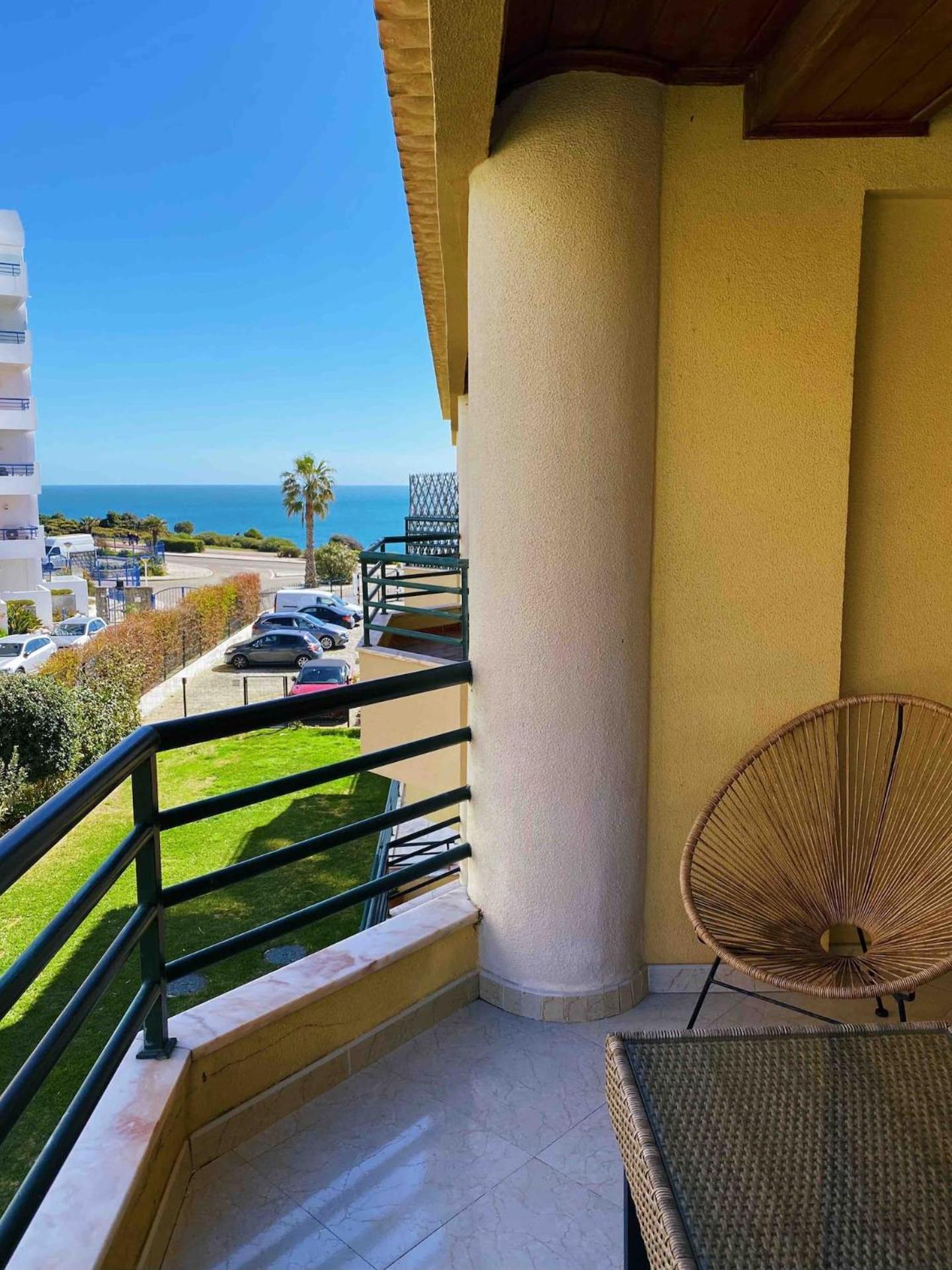 Sea View W Pool, Terrace & Parking Lägenhet Cascais Exteriör bild